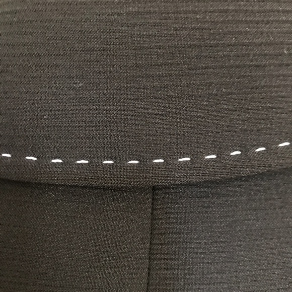 Tahari Arthur S Levine Black Blazer Sz 4P - Picture 4 of 6